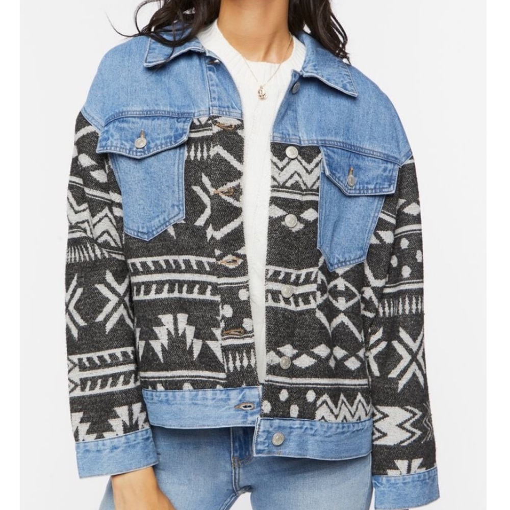 Women’s Oversized Jean Denim Western Style Geo Print Trucker Button Jacket Large